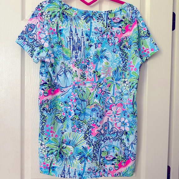 NWT Cinderella Lilly Pulitzer x Disney Parks Etta Tee Limited Edition Size Large - Picture 2 of 14